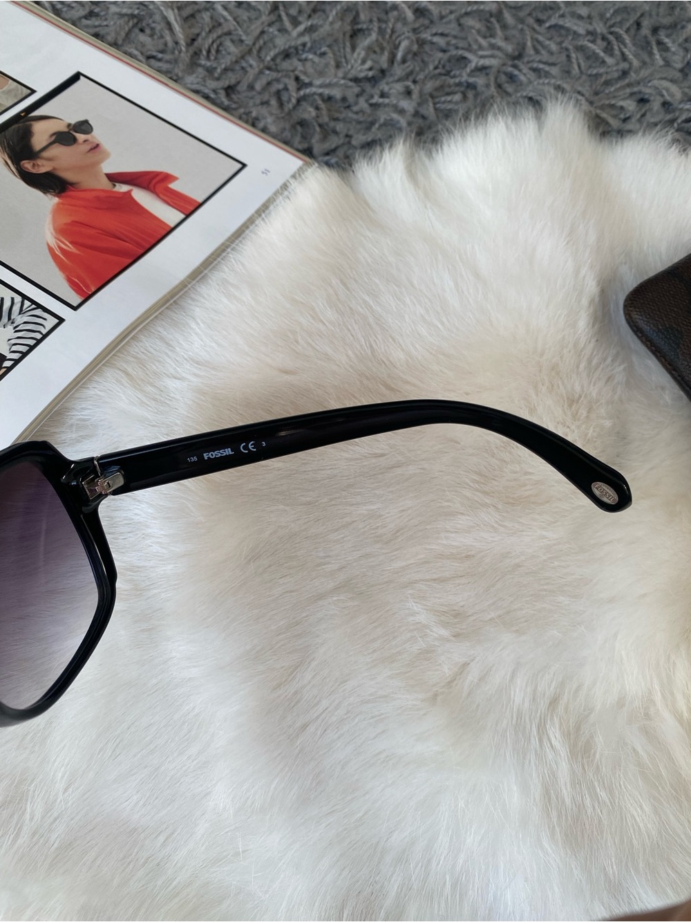 FOSSIL Black Rectangular Sunglasses - Picture 5 of 9